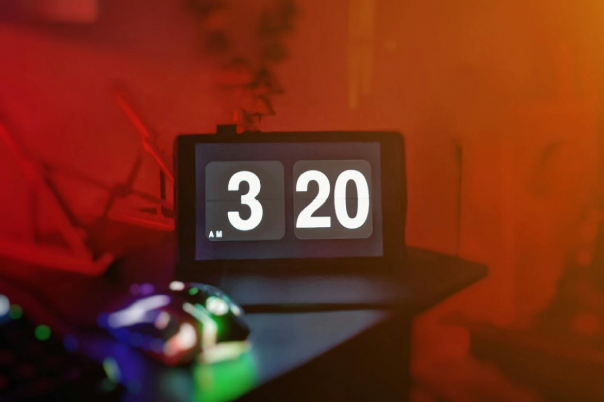 Digital clock displaying 3:20am